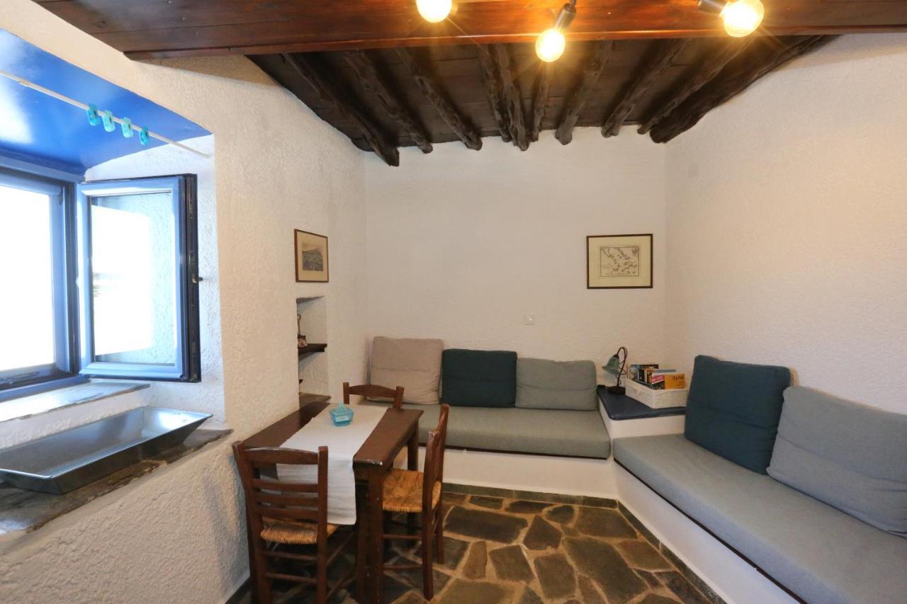 Le Petit Chateau Áno Szírosz Kültér fotó