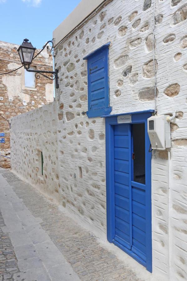 Le Petit Chateau Áno Szírosz Kültér fotó