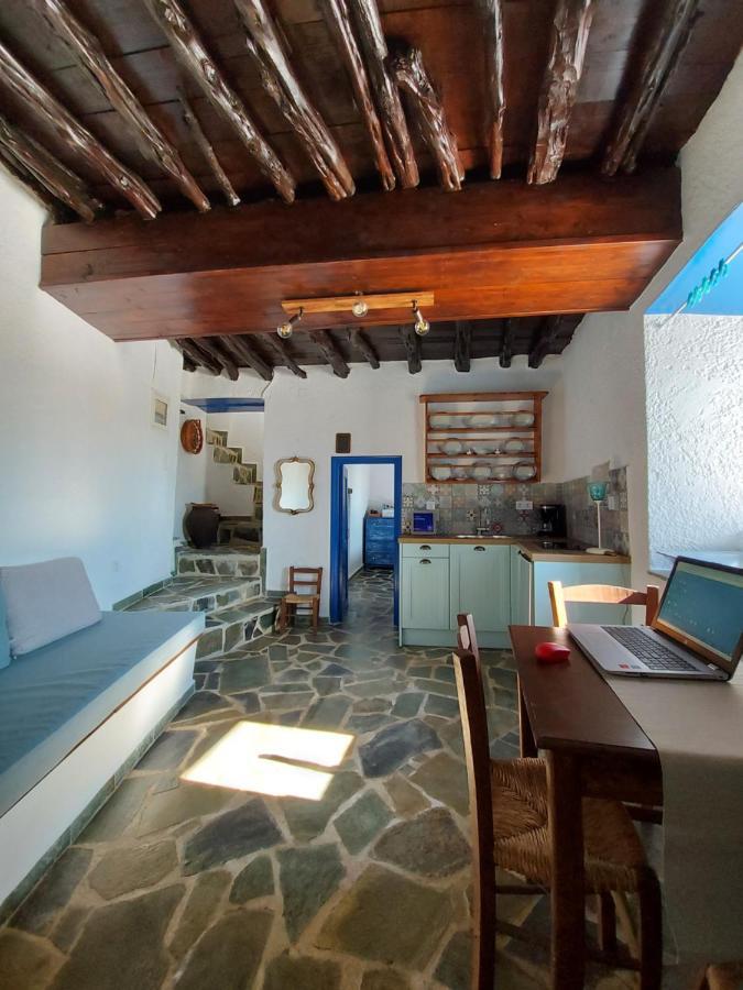 Le Petit Chateau Áno Szírosz Kültér fotó