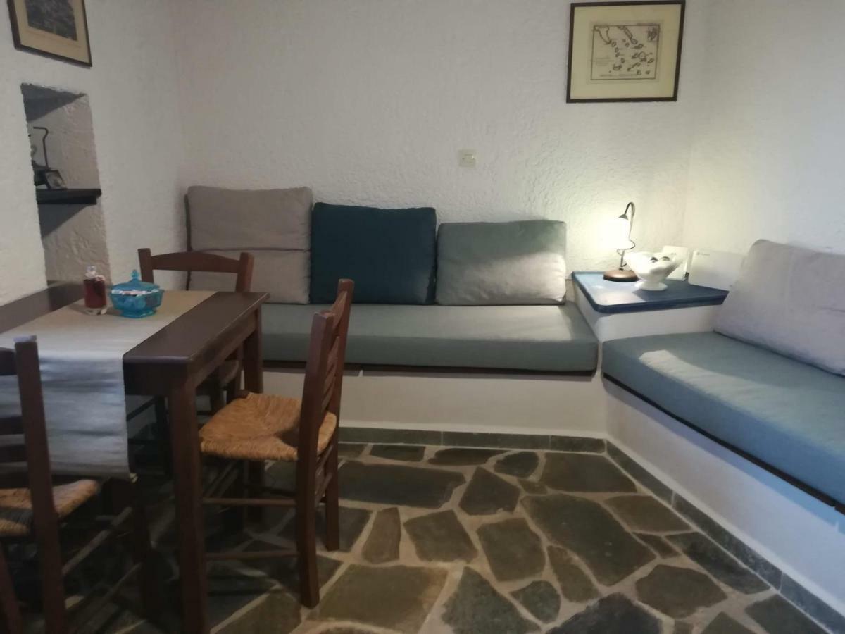 Le Petit Chateau Áno Szírosz Kültér fotó